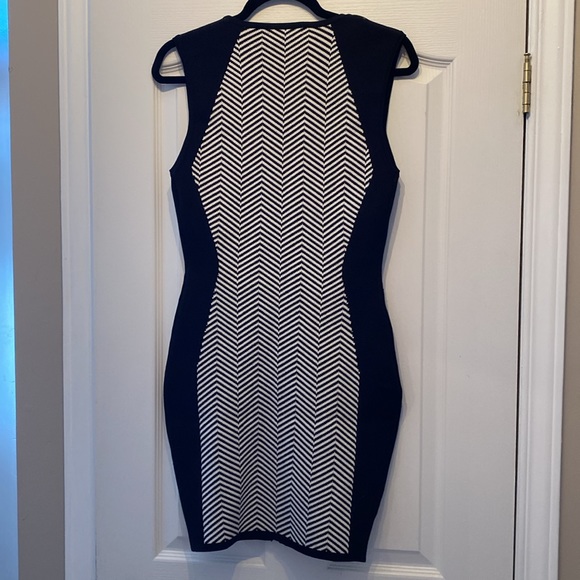 Gracia Dress - Picture 4 of 4